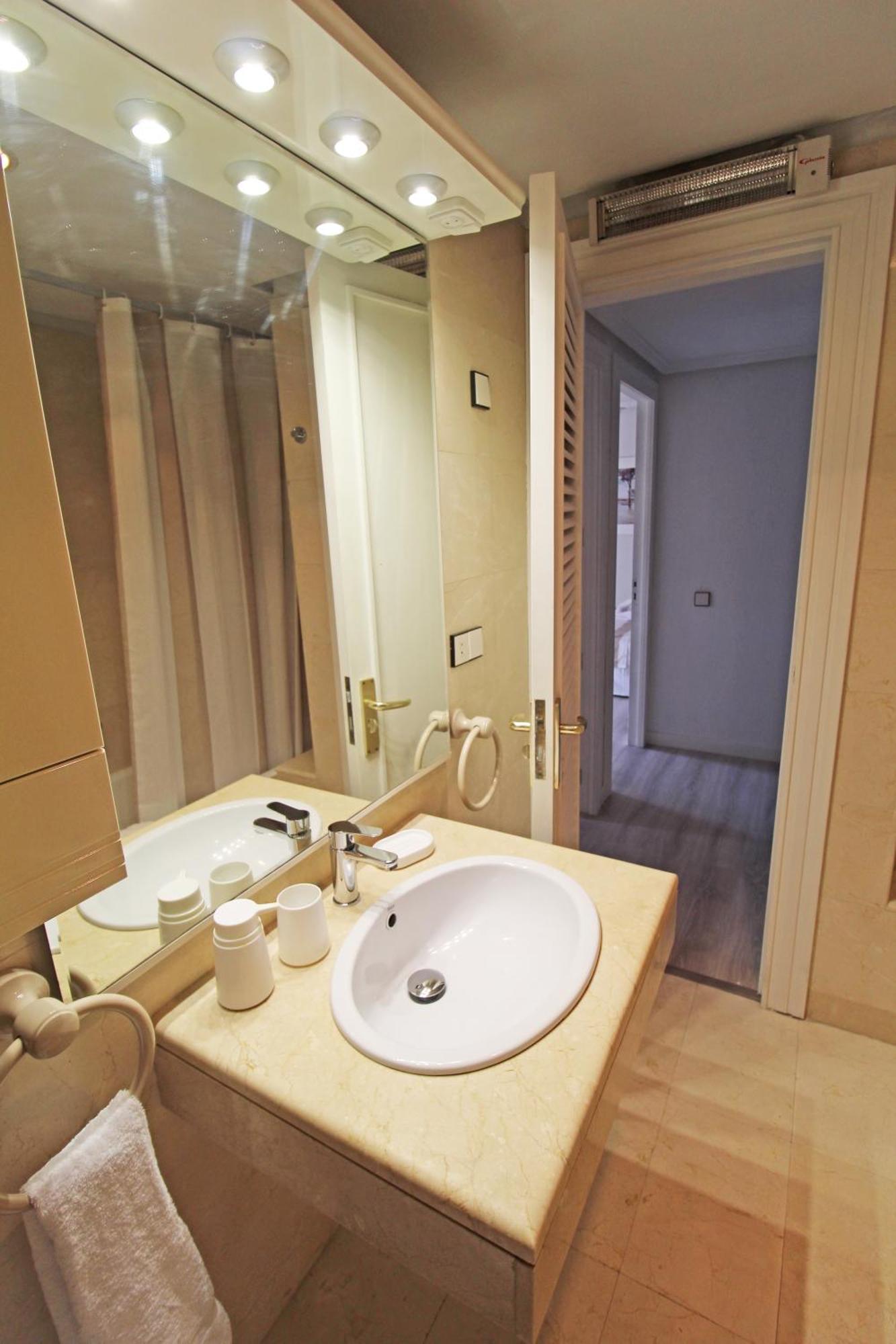 Castle Views. Terrace. Design Style. Ac. Wifi. Refurbished. Supercentric. Apartment Аликанте Екстериор снимка