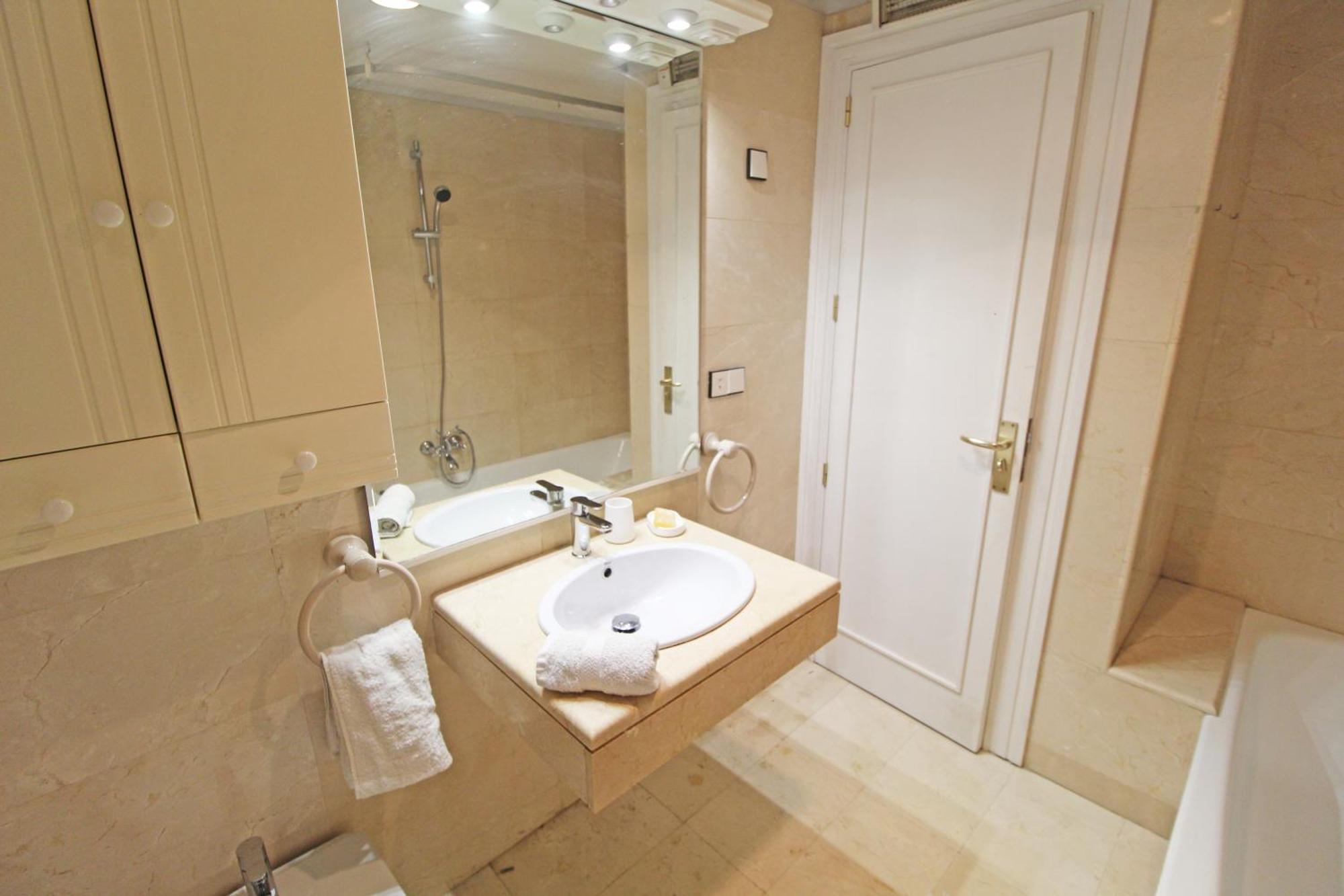 Castle Views. Terrace. Design Style. Ac. Wifi. Refurbished. Supercentric. Apartment Аликанте Екстериор снимка